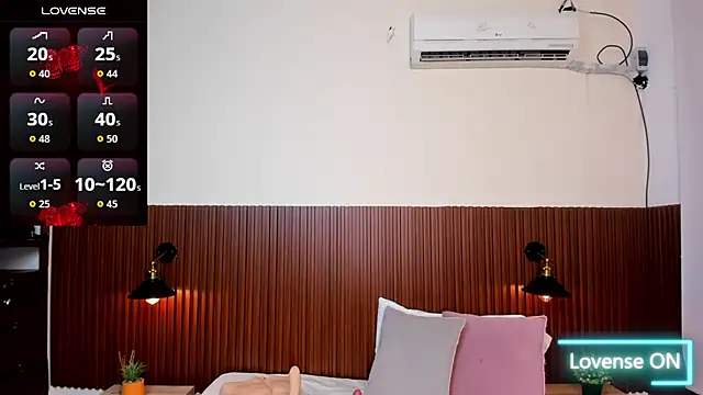 chanel brunette online show from 10/04/25, 11:19