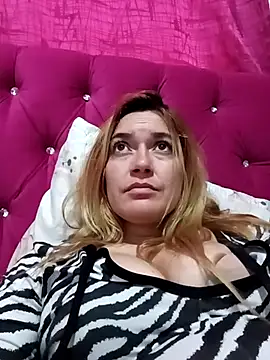 Izury Blondee online show from 02/10/25, 11:25