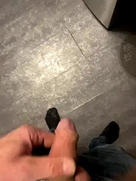 Snapshot of Edosxxl chatting on 11/26/25, 12:22 Edosxxl online show from 11/26/25, 12:22