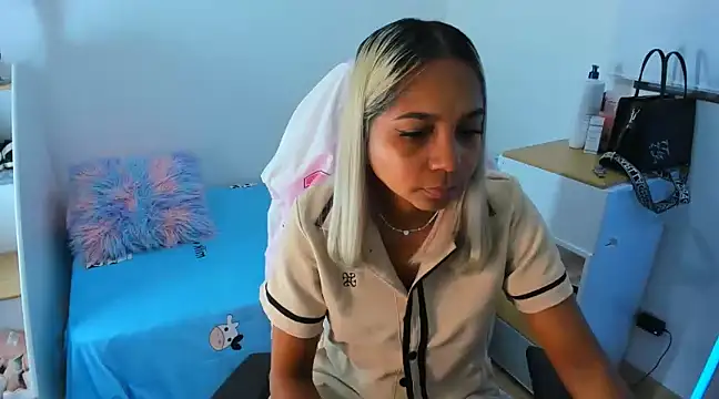 Snapshot of _anhalia chatting on 12/07/24, 02:53 anhalia online show from 12/07/24, 02:53