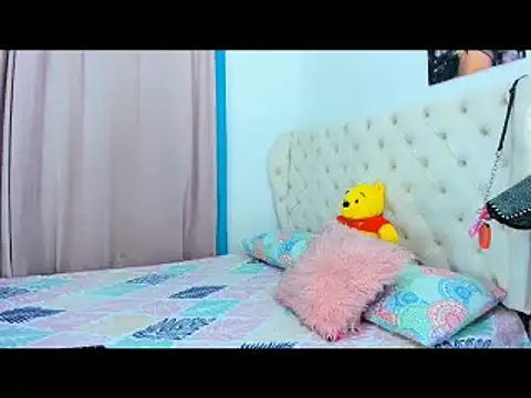 Snapshot of _anhalia chatting on 02/02/25, 02:38 anhalia online show from 02/02/25, 02:38