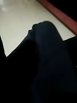 Snapshot of HeftyTheory7 chatting on 12/21/25, 10:11 HeftyTheory7 online show from 12/21/25, 10:11