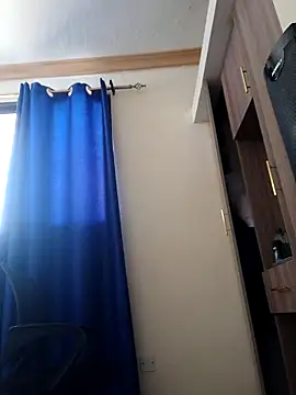 queennapal online show from 04/11/26, 11:03