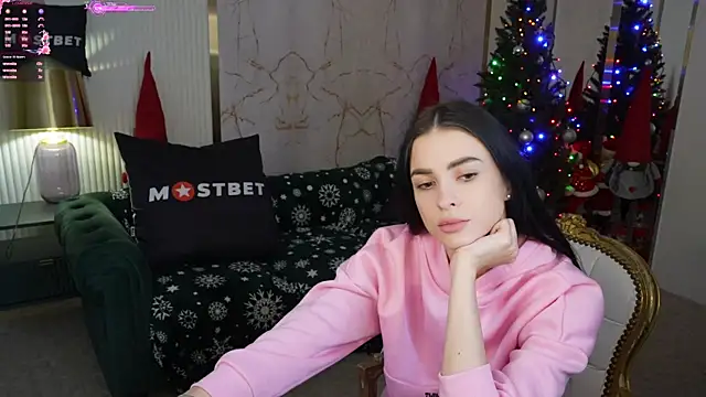 Snapshot of Tina_Breeze chatting on 12/20/24, 10:49 Tina Breeze online show from 12/20/24, 10:49