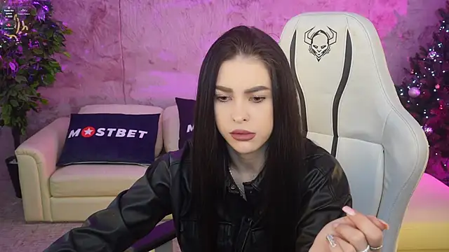 Snapshot of Tina_Breeze chatting on 12/29/24, 11:50 Tina Breeze online show from 12/29/24, 11:50