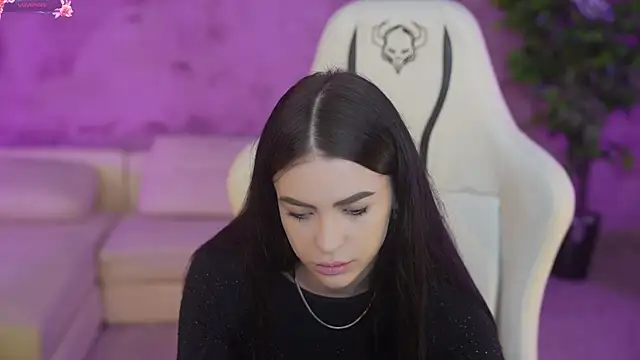 Snapshot of Tina_Breeze chatting on 02/06/25, 07:45 Tina Breeze online show from 02/06/25, 07:45