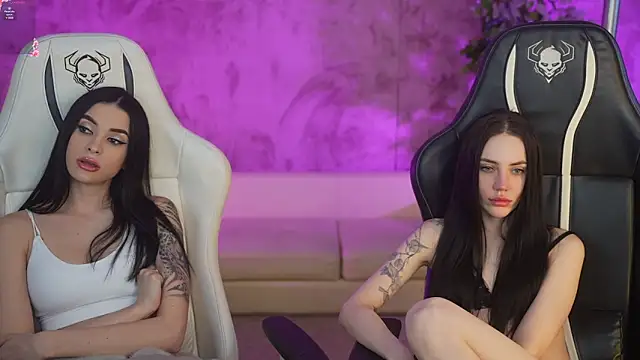 Snapshot of Tina_Breeze chatting on 02/19/25, 02:34 Tina Breeze online show from 02/19/25, 02:34