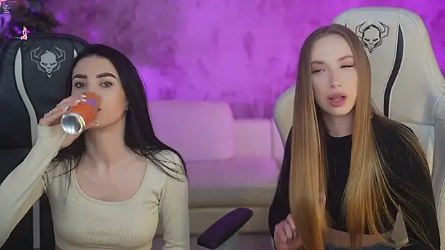 Snapshot of Tina_Breeze chatting on 02/20/25, 07:55 Tina Breeze online show from 02/20/25, 07:55