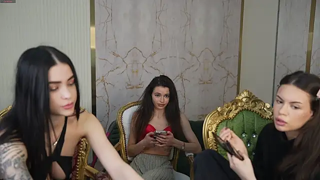 Snapshot of Tina_Breeze chatting on 03/11/25, 08:20 Tina Breeze online show from 03/11/25, 08:20