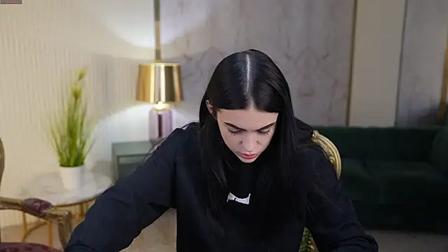 Snapshot of Tina_Breeze chatting on 03/20/25, 07:47 Tina Breeze online show from 03/20/25, 07:47