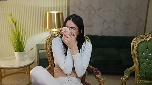 Snapshot of Tina_Breeze chatting on 03/21/25, 07:44 Tina Breeze online show from 03/21/25, 07:44