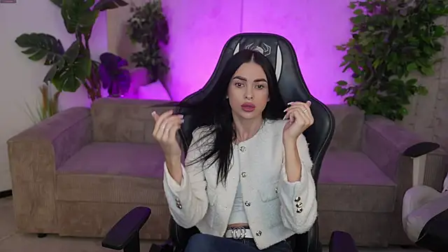 Snapshot of Tina_Breeze chatting on 09/25/25, 07:01 Tina Breeze online show from 09/25/25, 07:01