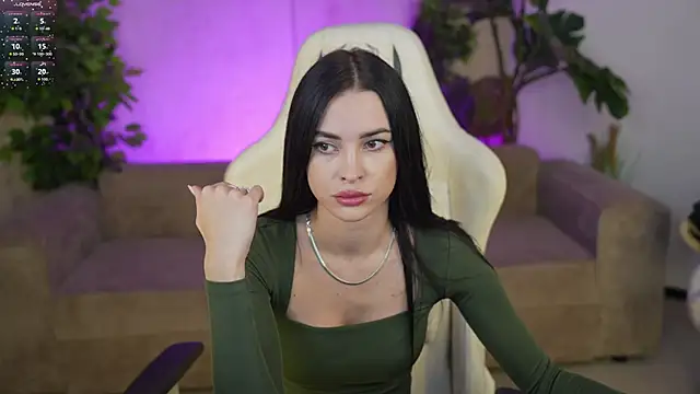 Snapshot of Tina_Breeze chatting on 10/13/25, 10:48 Tina Breeze online show from 10/13/25, 10:48