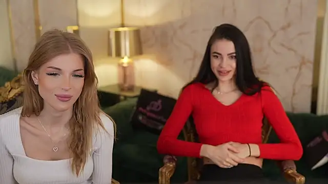 Snapshot of Tina_Breeze chatting on 10/23/25, 07:40 Tina Breeze online show from 10/23/25, 07:40