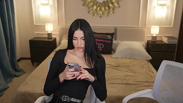 Snapshot of Tina_Breeze chatting on 10/29/25, 08:05 Tina Breeze online show from 10/29/25, 08:05