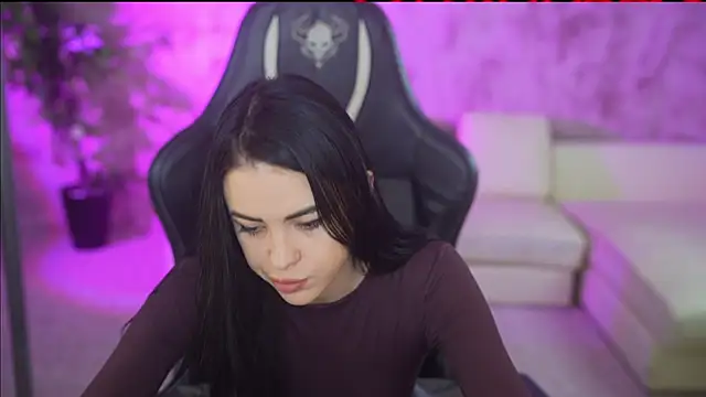 Tina Breeze online show from 11/24/25, 08:47