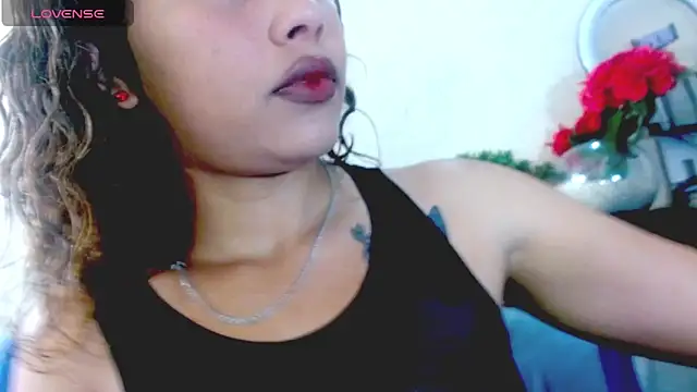 Snapshot of Eva_Hoot chatting on 04/24/26, 02:19 Eva Hoot online show from 04/24/26, 02:19