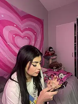 Snapshot of ThickerThanYoBitch chatting on 01/26/25, 12:11 ThickerThanYoBitch online show from 01/26/25, 12:11