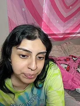 Snapshot of ThickerThanYoBitch chatting on 11/15/25, 03:08 ThickerThanYoBitch online show from 11/15/25, 03:08