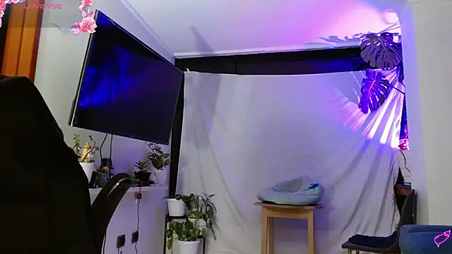 Snapshot of Evethereal chatting on 01/19/26, 03:43 Evethereal online show from 01/19/26, 03:43