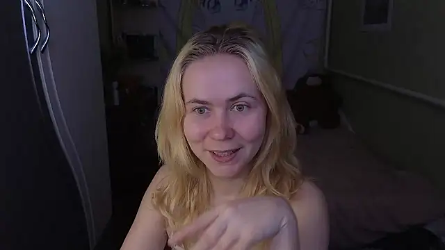 Snapshot of Riley_Roo chatting on 03/11/26, 08:20 Riley Roo online show from 03/11/26, 08:20