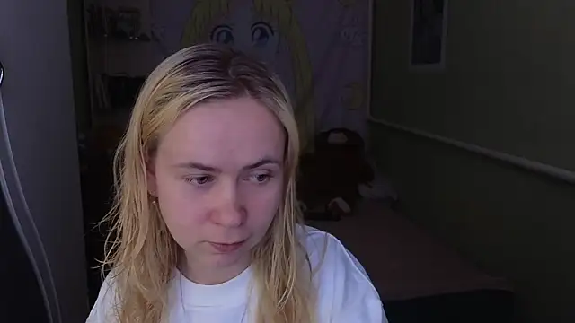 Snapshot of Riley_Roo chatting on 03/25/26, 09:04 Riley Roo online show from 03/25/26, 09:04