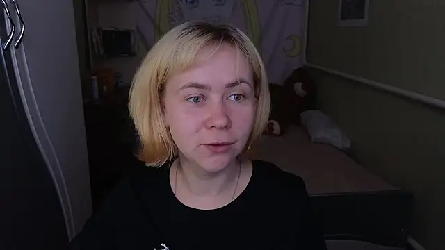 Snapshot of Riley_Roo chatting on 04/03/26, 08:45 Riley Roo online show from 04/03/26, 08:45