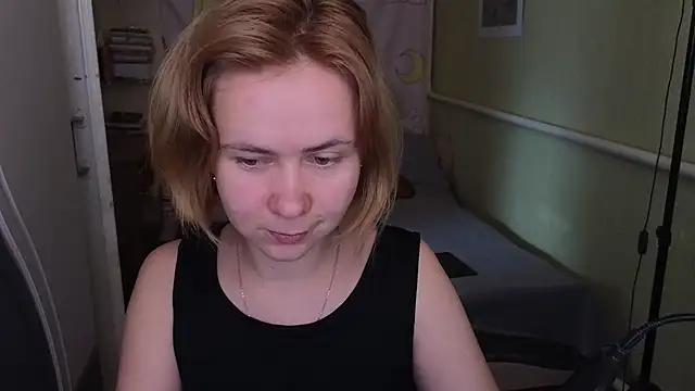 Snapshot of Riley_Roo chatting on 05/25/26, 07:03 Riley Roo online show from 05/25/26, 07:03