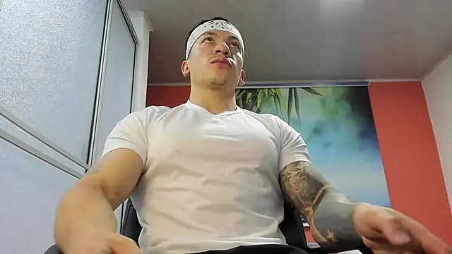 Snapshot of aquiles_51 chatting on 03/05/26, 04:58 aquiles 51 online show from 03/05/26, 04:58