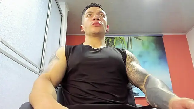 Snapshot of aquiles_51 chatting on 03/26/26, 06:35 aquiles 51 online show from 03/26/26, 06:35