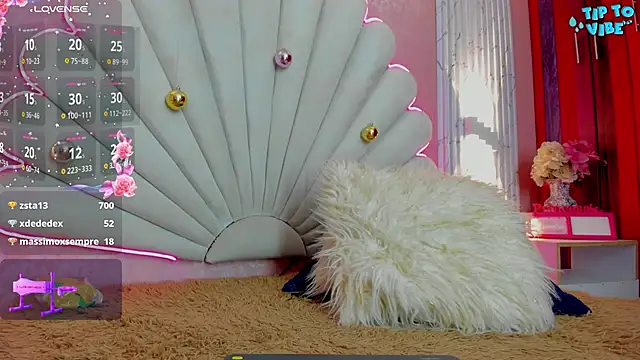 Sophia smith0 online show from 12/05/24, 12:41