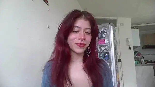 Snapshot of SuzzyyM chatting on 02/13/25, 06:27 SuzzyyM online show from 02/13/25, 06:27