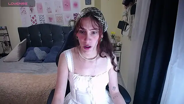 Snapshot of IsaBaileys_ chatting on 03/28/26, 01:16 IsaBaileys online show from 03/28/26, 01:16