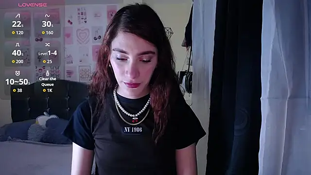 Snapshot of IsaBaileys_ chatting on 04/08/26, 03:06 IsaBaileys online show from 04/08/26, 03:06