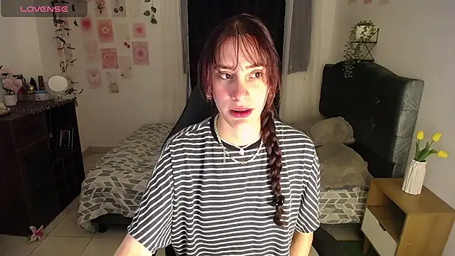 Snapshot of IsaBaileys_ chatting on 07/24/26, 11:36 IsaBaileys online show from 07/24/26, 11:36