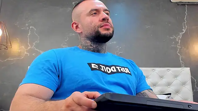 BruceDallas online show from 12/06/24, 08:07