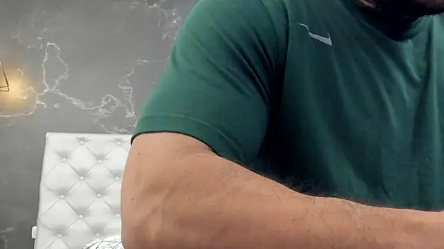 BruceDallas online show from 12/18/24, 03:04