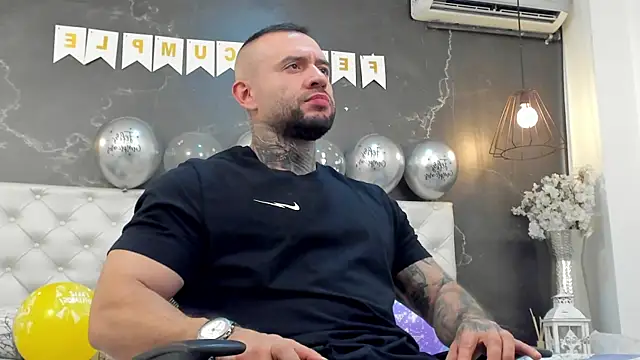 BruceDallas online show from 12/19/24, 03:07