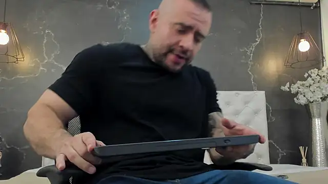 BruceDallas online show from 01/31/25, 11:35