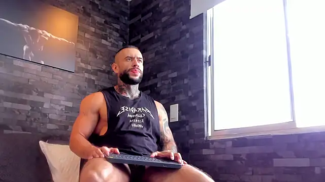 BruceDallas online show from 09/25/25, 02:10