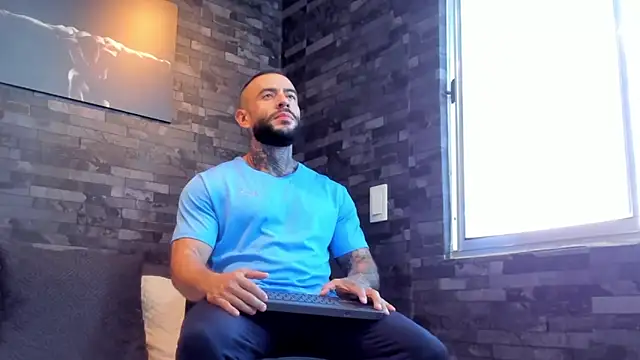 BruceDallas online show from 10/02/25, 09:44