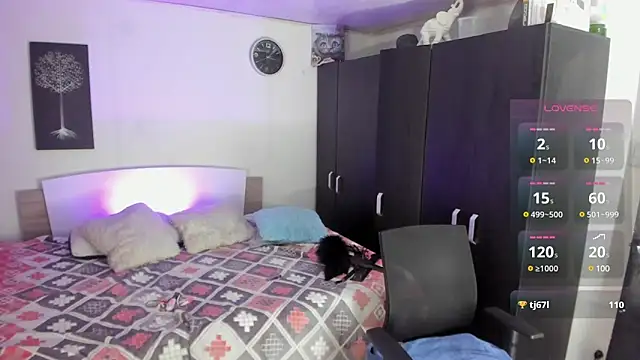 Snapshot of vanessabz chatting on 02/25/25, 09:31 vanessabz online show from 02/25/25, 09:31