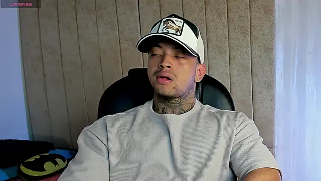 Snapshot of Stiven_collins chatting on 04/21/26, 02:01 Stiven collins online show from 04/21/26, 02:01