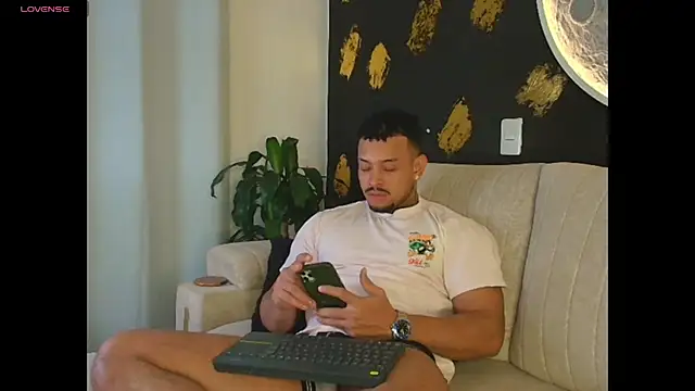 Snapshot of Stiven_collins chatting on 07/16/26, 05:57 Stiven collins online show from 07/16/26, 05:57