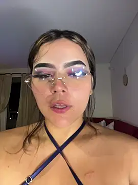 Snapshot of Chloemercury chatting on 12/02/25, 04:29 Chloemercury online show from 12/02/25, 04:29