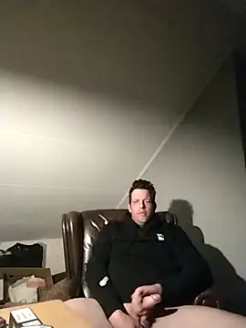 Snapshot of Knuffelstaaf123 chatting on 03/12/26, 09:21 Knuffelstaaf123 online show from 03/12/26, 09:21