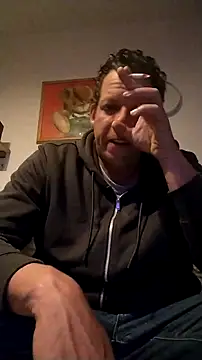 Snapshot of Knuffelstaaf123 chatting on 04/14/26, 07:09 Knuffelstaaf123 online show from 04/14/26, 07:09