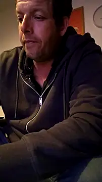 Snapshot of Knuffelstaaf123 chatting on 04/19/26, 08:22 Knuffelstaaf123 online show from 04/19/26, 08:22