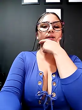 Snapshot of Cute_Penelope chatting on 03/07/25, 06:11 Cute Penelope online show from 03/07/25, 06:11