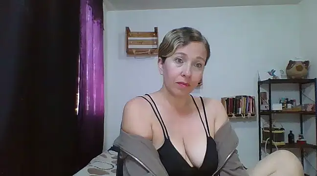 charlott ponce online show from 02/07/25, 06:24